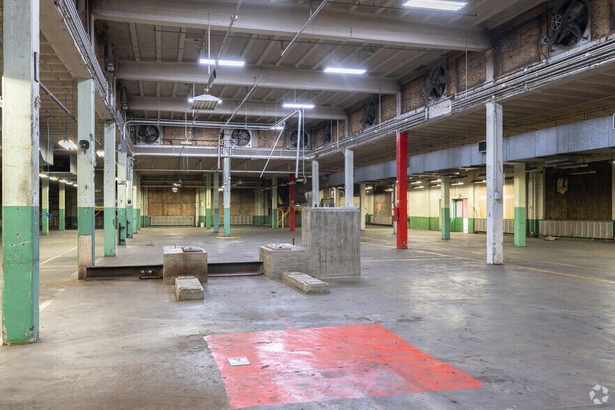 More Photos Of 1502 Beeler St, New Albany Manufacturing For Sale