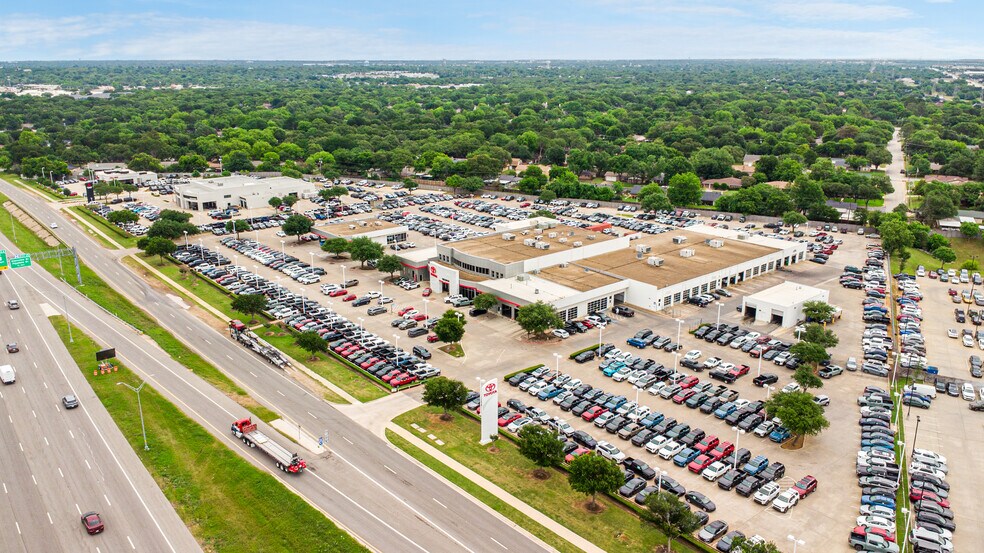 More Photos Of 204 NE Loop 820, Hurst Auto Dealership For Sale