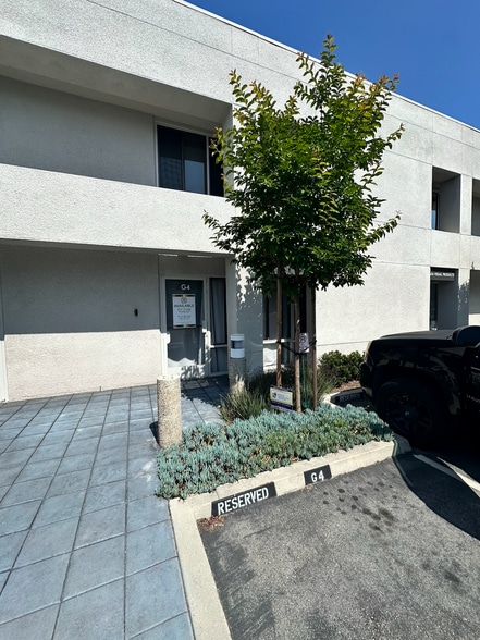 More Photos Of 711 W 17th St, Costa Mesa Light Distribution For Sale