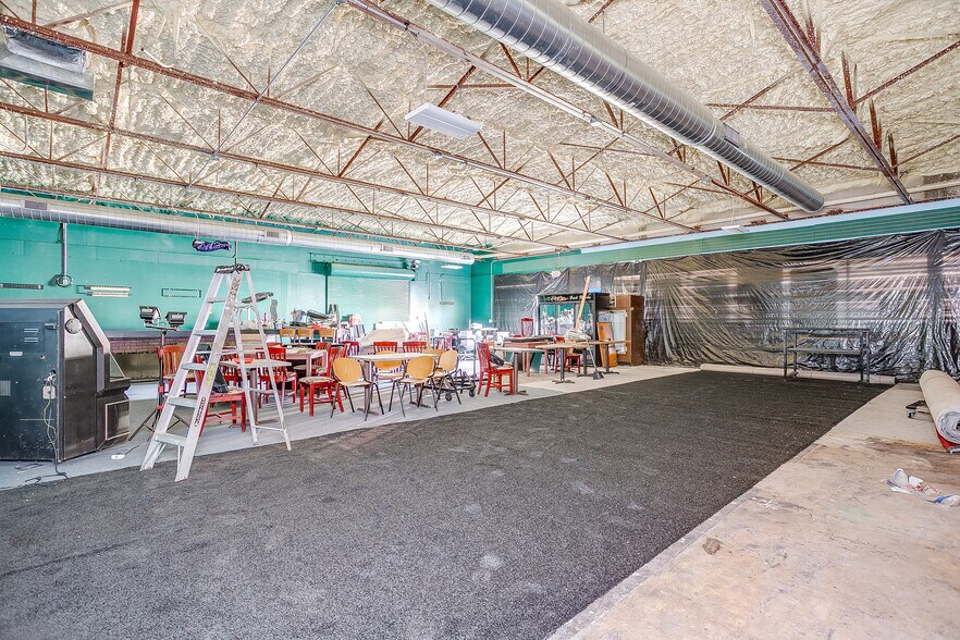 More Photos Of 3421 Cimmaron Trl, Fort Worth General Retail For Lease