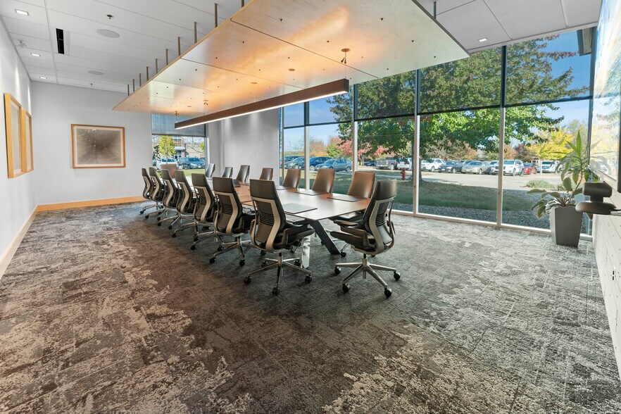 More Photos Of 2839 Northgate Dr, Iowa City Office For Sale