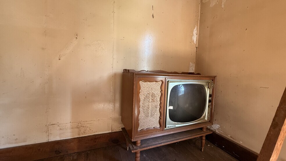 More Photos Of 41 Upper Shut In Rd, Hot Spgs, Hot Springs Freestanding For Sale