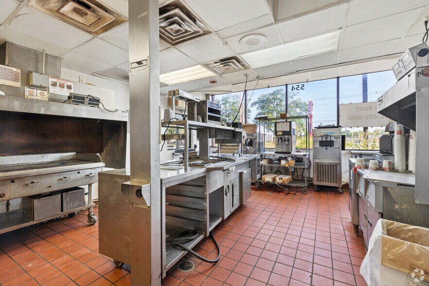 More Photos Of 554 E 8th St, Holland Fast Food For Sale
