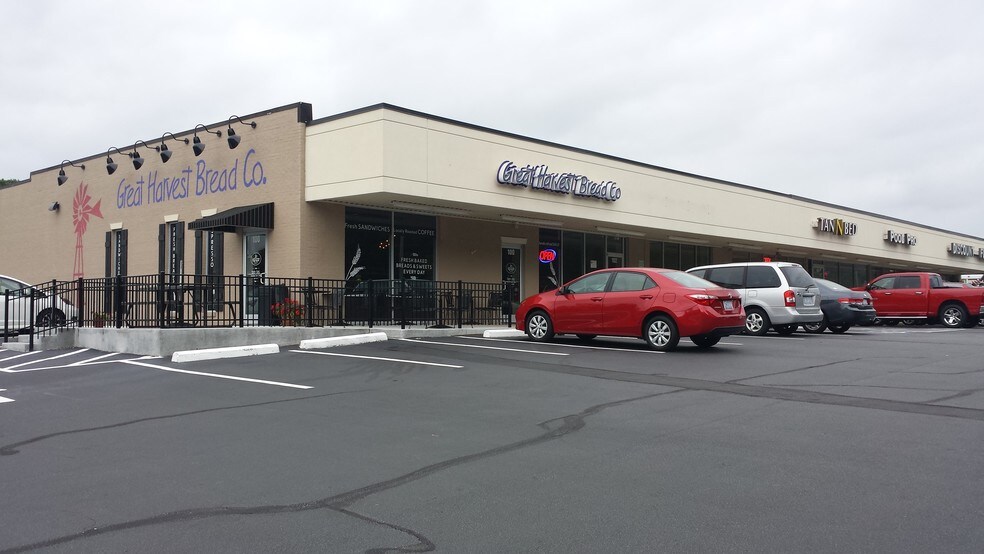 More Photos Of 2803 Evans St, Greenville General Retail For Lease