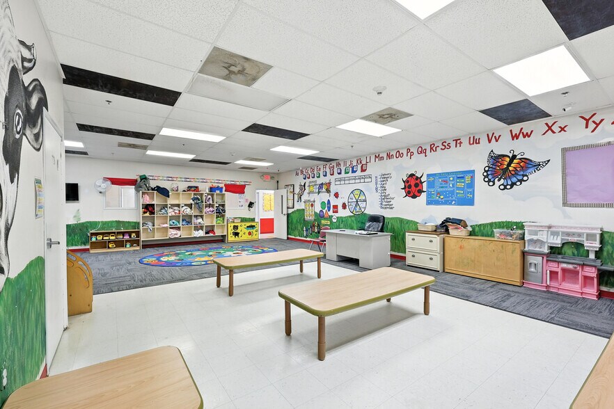 More Photos Of 1700 Cedar Run, Ennis Daycare Center For Sale