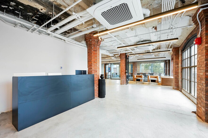 More Photos Of 10 Jay St, Brooklyn Office For Lease