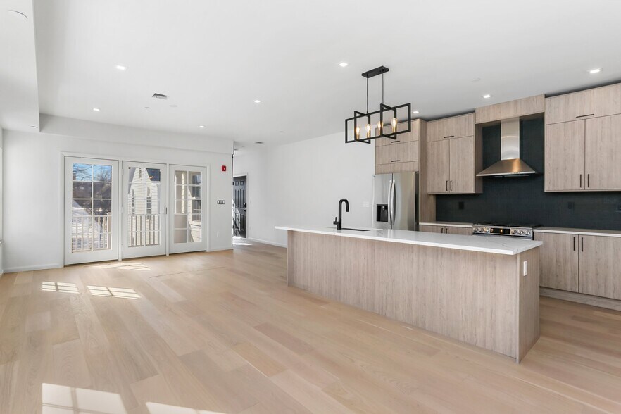 More Photos Of 63 Church St, Greenwich Apartments For Sale