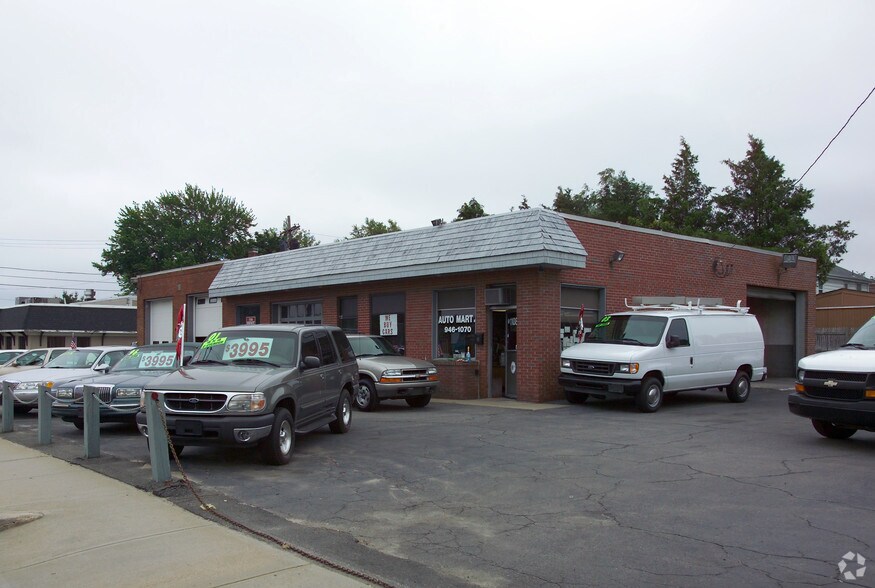 More Photos Of 1108 Park Ave, Cranston Auto Repair For Lease