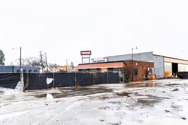 More Photos Of 2575 Dorr St, Toledo Service For Sale