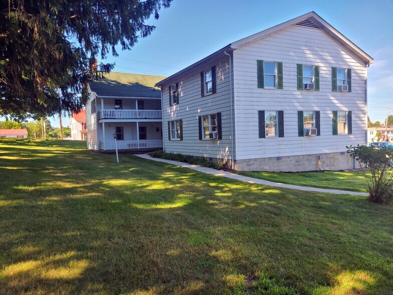 More Photos Of 555 E Main St, Somerset Flex For Sale