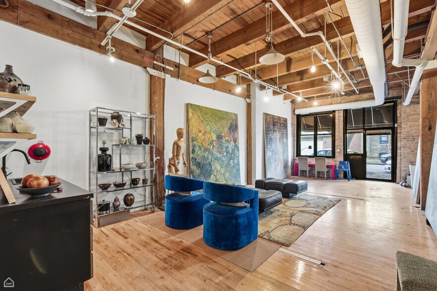 More Photos Of 2401 W Ohio St, Chicago Apartments For Sale