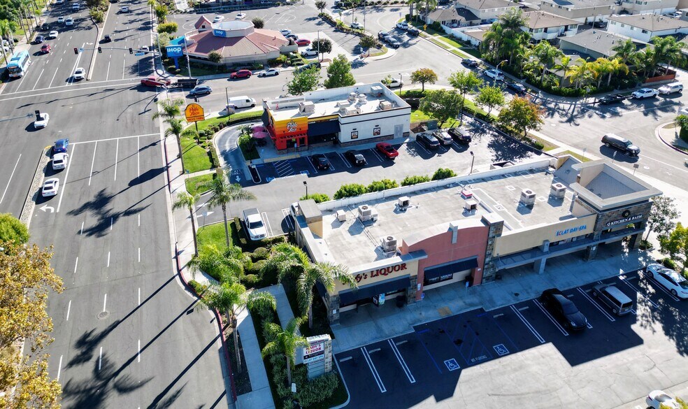 More Photos Of 3135 Harbor Blvd, Costa Mesa General Retail For Sale
