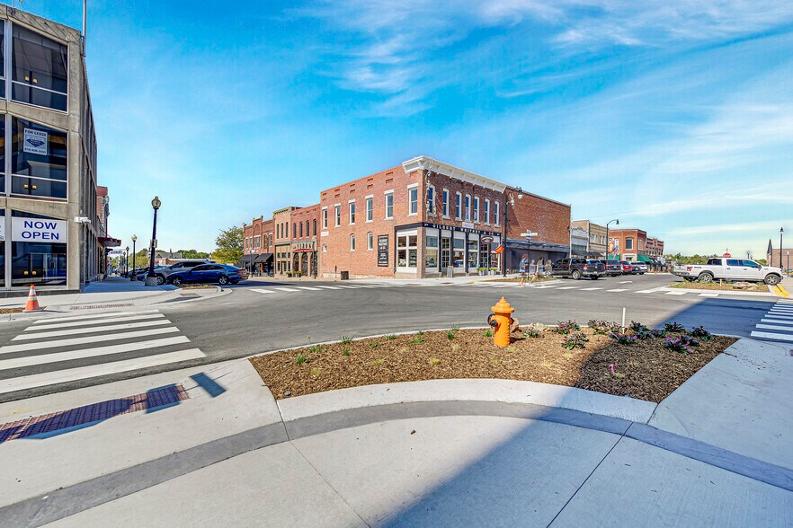 More Photos Of 120 S Liberty St, Independence Office For Sale