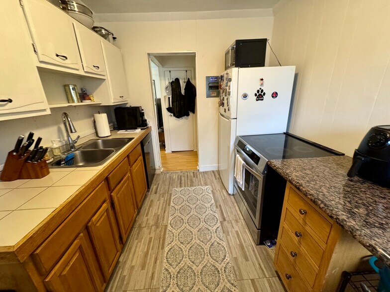 More Photos Of 24 West St, Lebanon Apartments For Sale