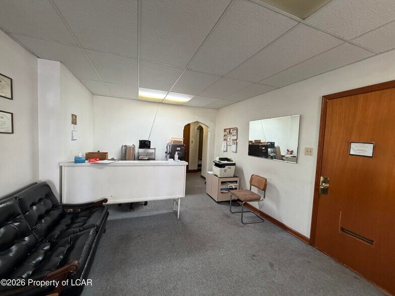 More Photos Of 71 N Kennedy St, Mcadoo Office For Sale
