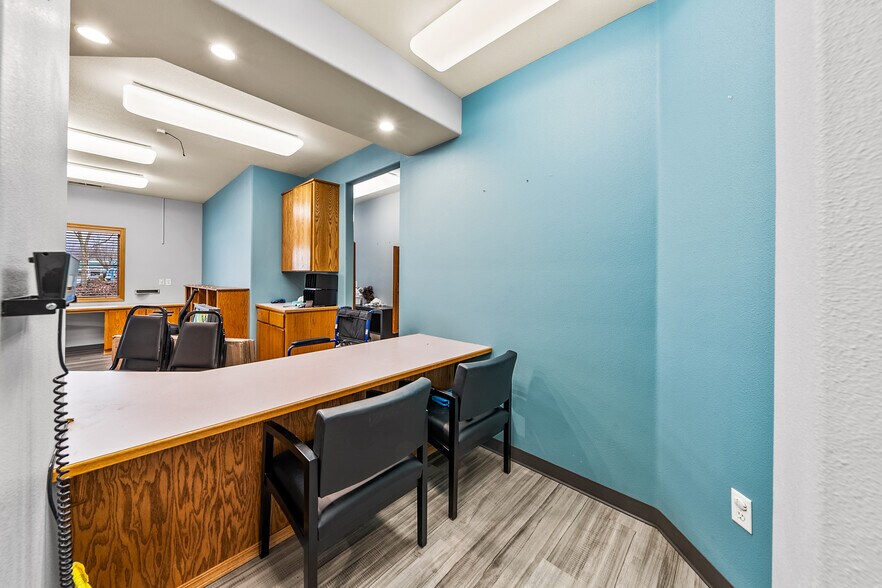 More Photos Of 925 Town Centre Dr, Medford Medical For Lease