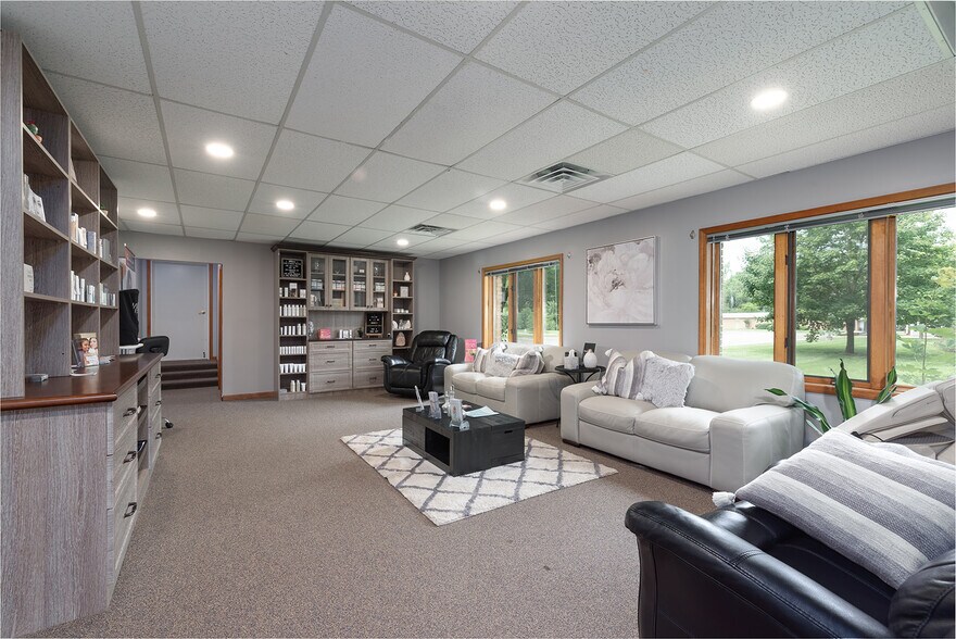 More Photos Of 1181 N Milford Rd, Milford Medical For Lease