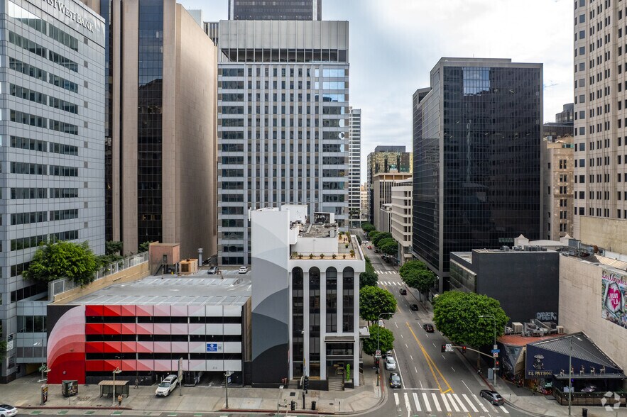 More Photos Of 835 Wilshire Blvd, Los Angeles Office For Lease