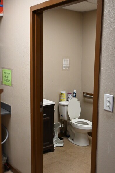 More Photos Of 6214 Krempen Ave, San Antonio Warehouse For Sale