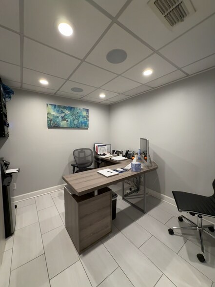 More Photos Of 4633 Staples St, Corpus Christi Medical For Sale