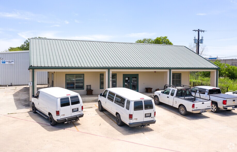 More Photos Of 11618 Nacogdoches Rd, San Antonio Warehouse For Lease