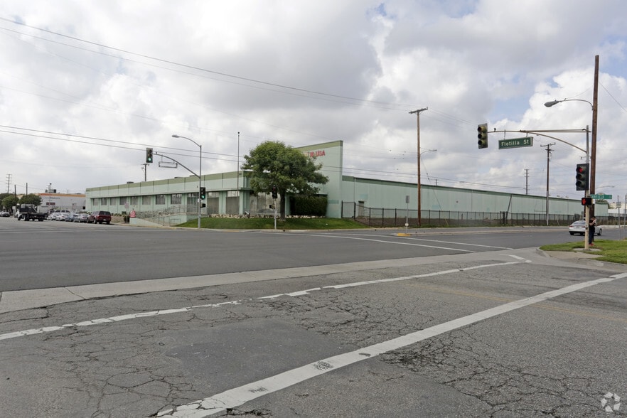 More Photos Of 6557 Flotilla St, Commerce Manufacturing For Lease