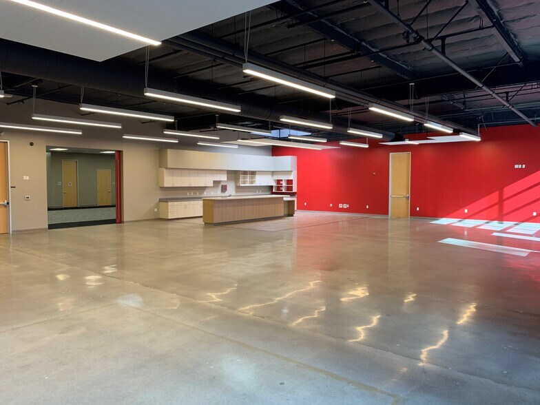 More Photos Of 303 Ravendale Dr, Mountain View Research And Development For Lease