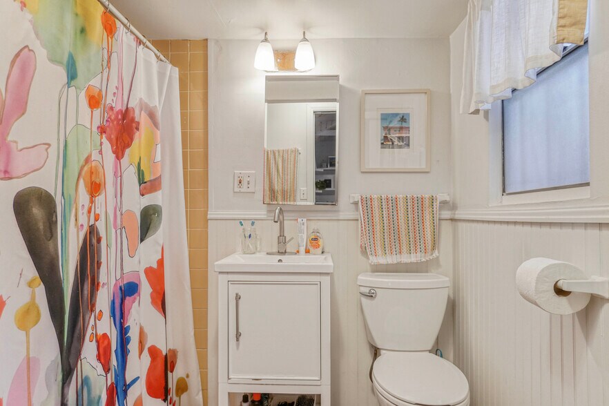 More Photos Of 2420 N Beachwood Dr, Los Angeles Multifamily For Sale