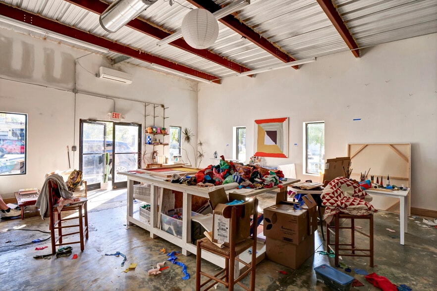 More Photos Of 1316 S 5th Ave, Wilmington Service For Sale