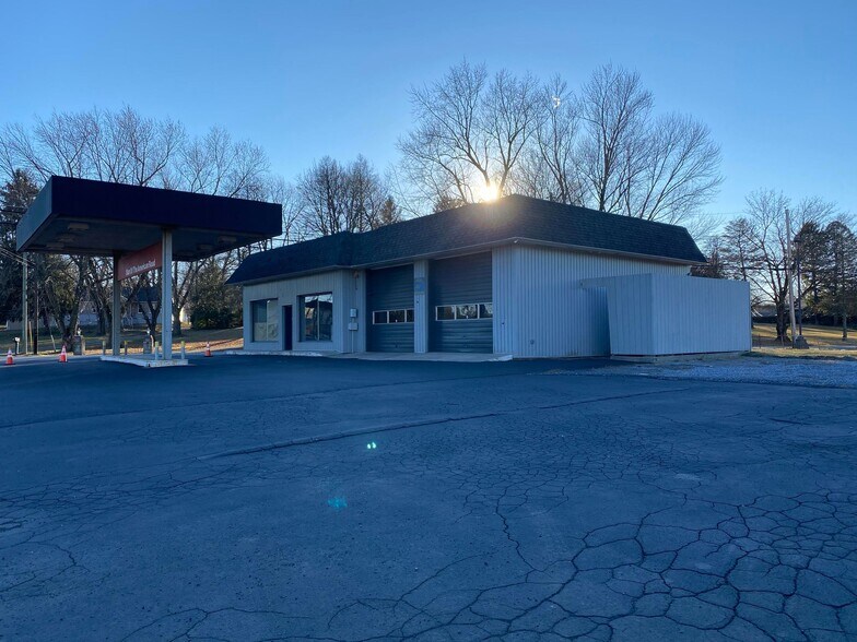 More Photos Of 101 Rock Cliff Dr, Martinsburg Auto Repair For Sale