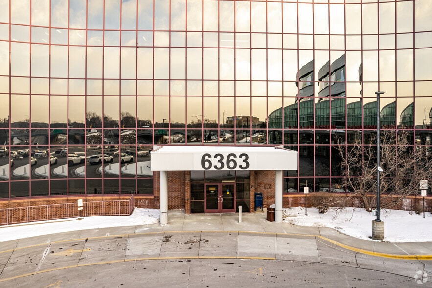 More Photos Of 6363 France Ave S, Edina Office For Sale