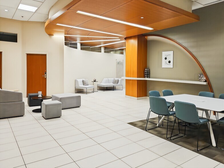 More Photos Of 318 1st Ave SW, Rochester Coworking Space