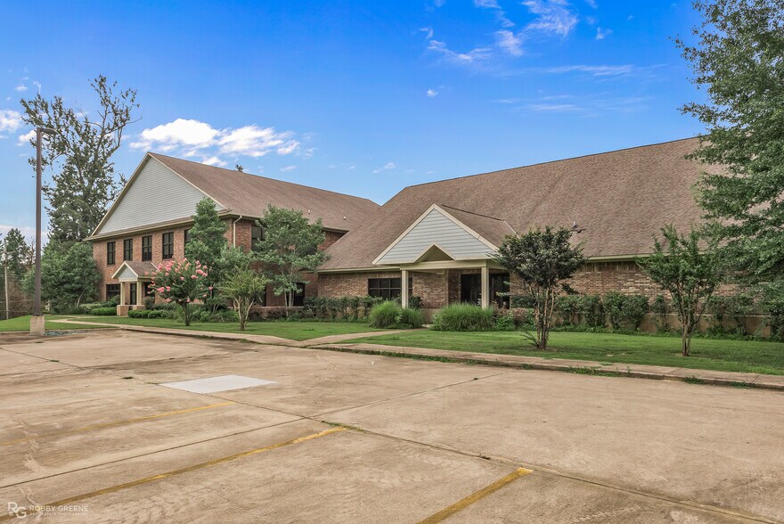 More Photos Of 10100 Woolworth Rd, Keithville Medical For Lease