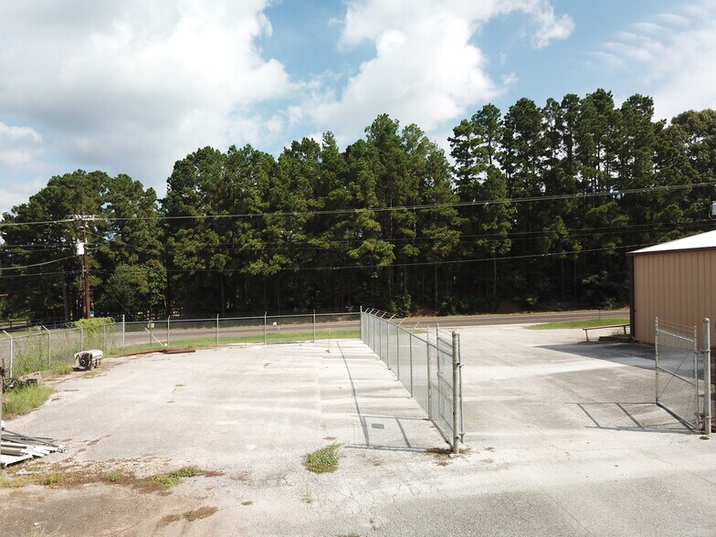 More Photos Of 3381 TX-21 Hwy, Nacogdoches Light Manufacturing For Sale