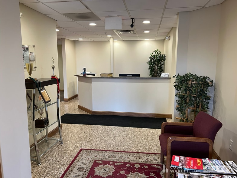 More Photos Of 300 Commerce Dr, LaGrange Warehouse For Sale