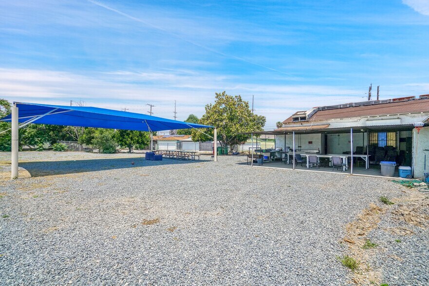 More Photos Of 109 S Aprilia Ave, Compton Religious Facility For Sale