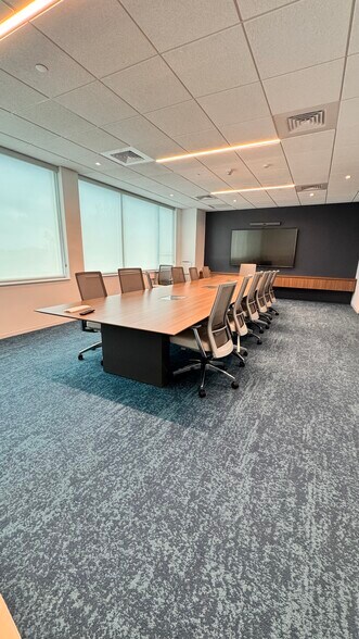 More Photos Of 350 W Cedar St, Pensacola Office Residential For Lease
