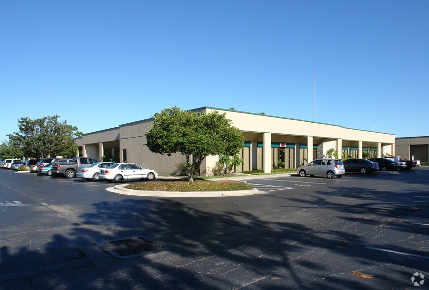 More Photos Of 4303 Vineland Rd, Orlando Unknown For Lease