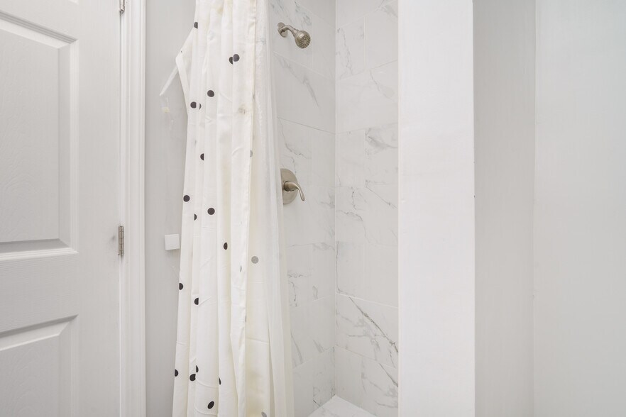 More Photos Of 406 S St Andrews Pl, Los Angeles Apartments For Sale