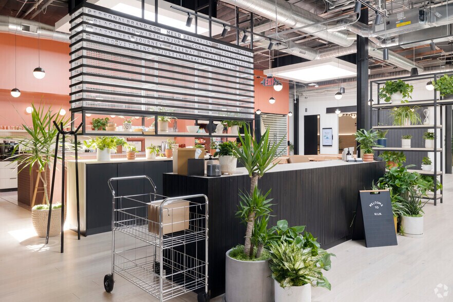 More Photos Of 1801 E Camelback Rd, Phoenix Coworking Space