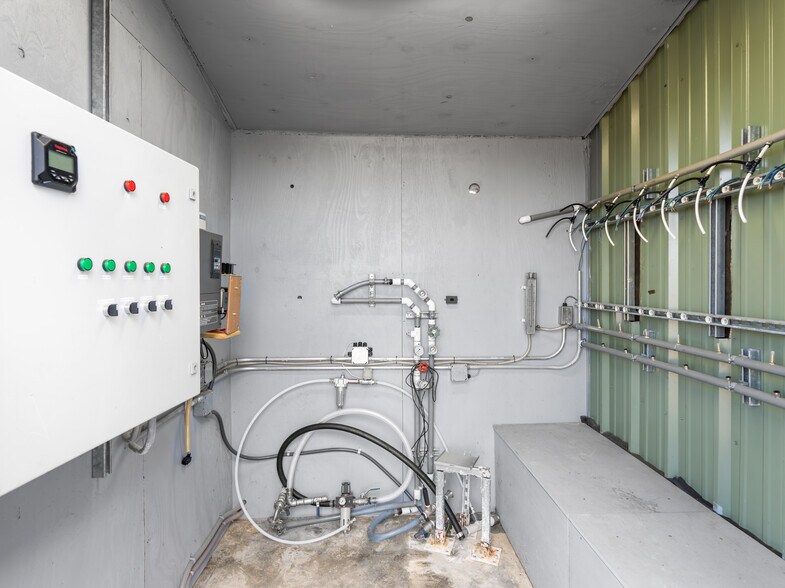 More Photos Of 16640 Highway 36, Needville Industrial For Lease