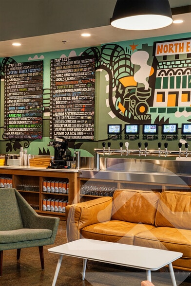 More Photos Of 111 S Main St, Royal Oak Restaurant For Lease