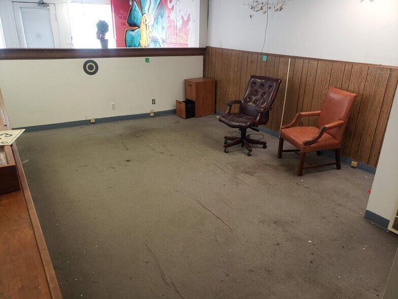 More Photos Of 3528 Warsaw Ave, Cincinnati Light Distribution For Lease