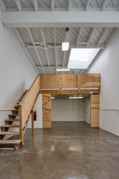 More Photos Of 3421 Hollis St, Oakland Warehouse For Sale