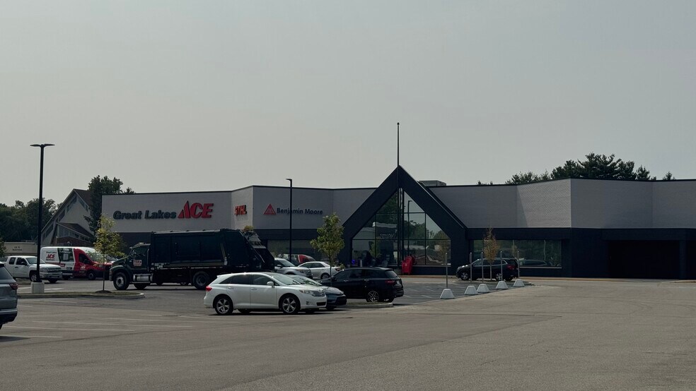 More Photos Of 1222-1346 N State St, Greenfield Unknown For Lease
