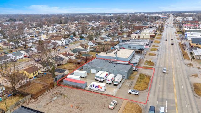 More Photos Of 13920 E 9 Mile Rd, Warren Warehouse For Lease