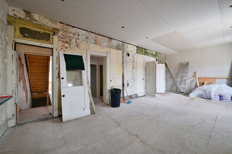 More Photos Of 1913 Central Ave, Cincinnati Office Residential For Sale