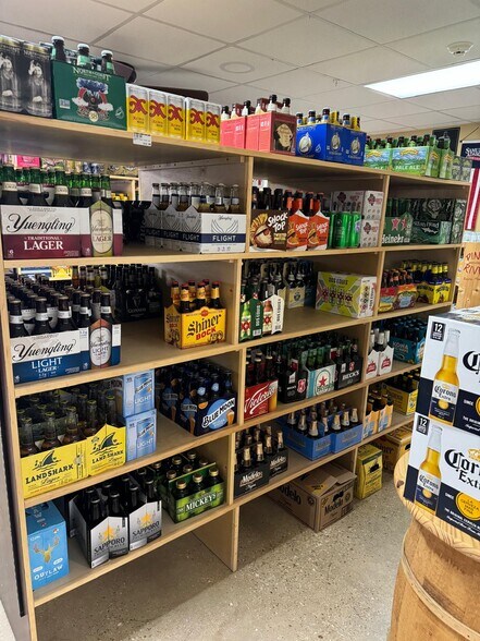 More Photos Of 200 E 6th St, Rolla General Retail For Sale