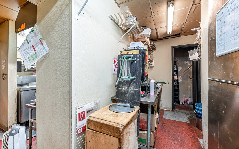 More Photos Of 830-840 Linden Ave, East Pittsburgh General Retail For Sale