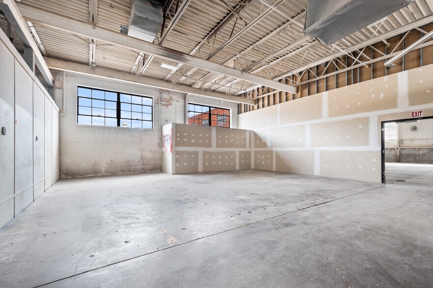 More Photos Of 8019 Monticello Ave, Skokie Industrial For Sale